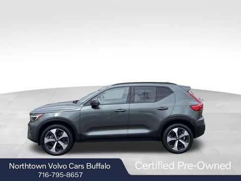 Certified 2026 Volvo XC40 B5 Core w/ Climate Package AWD/4WD image 2