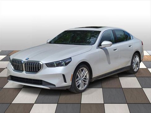 Used 2024 BMW 530i RWD image 1