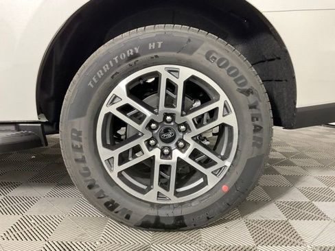 New 2025 Ford Expedition Active image 10