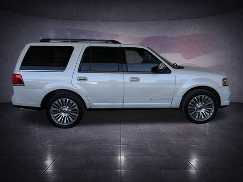 Used 2015 Lincoln Navigator 4WD w/ Equipment Group 101A Reserve image 6