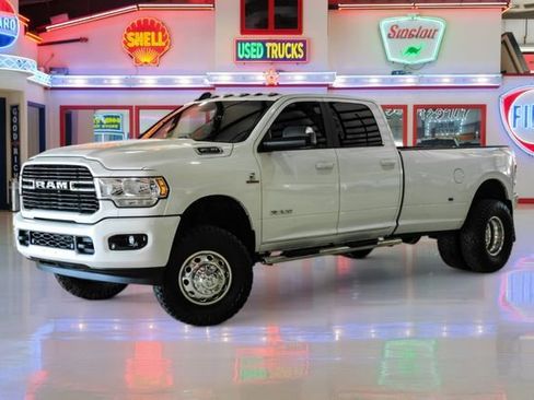 Used 2019 RAM 3500 Lone Star image 2