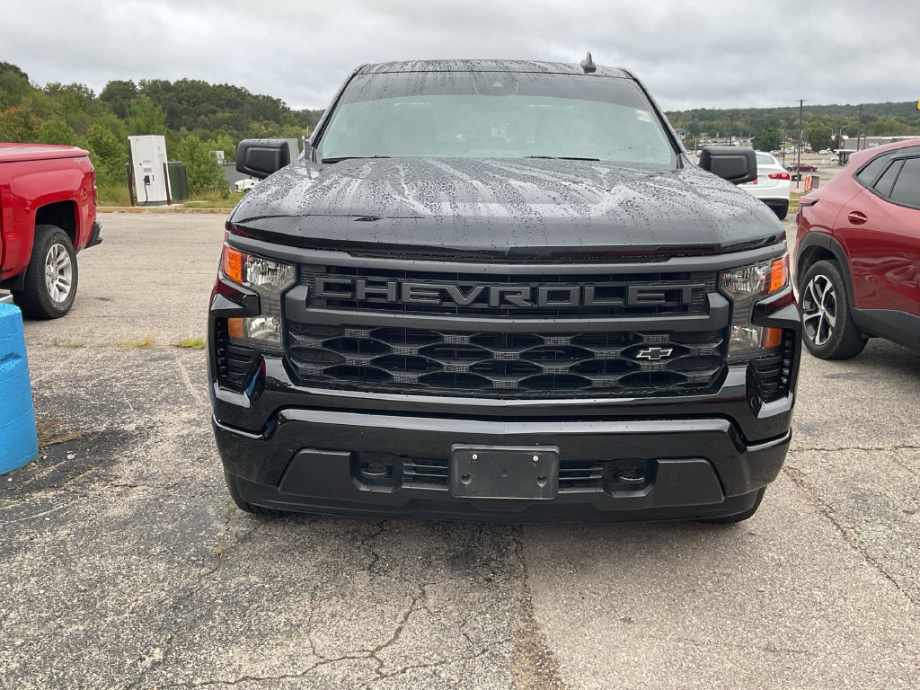 Used 2022 Chevrolet Silverado 1500 Custom AWD/4WD image 2