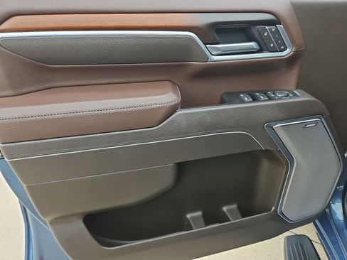 Used 2025 GMC Sierra 2500 Denali w/ Denali Reserve Package AWD/4WD image 23