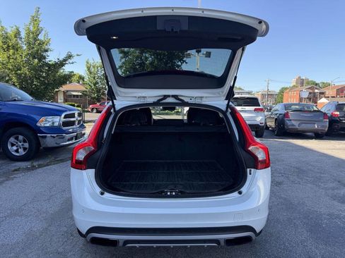 Used 2016 Volvo V60 T5 Cross Country w/ Convenience Package AWD/4WD image 8