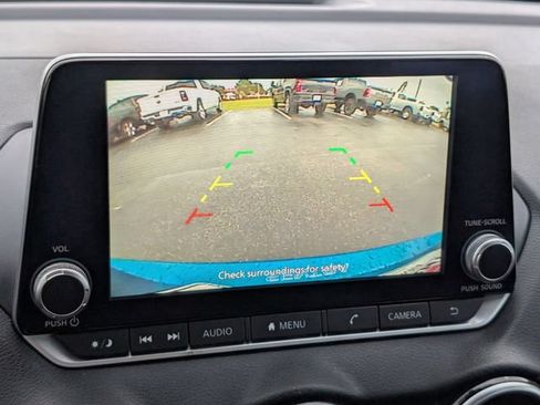 Used 2022 Nissan Sentra SR w/ Lighting Package FWD image 16