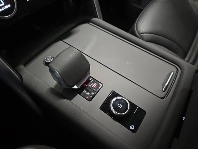 New 2026 Land Rover Discovery Limited Edition AWD/4WD image 26