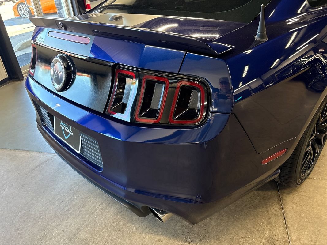 Used 2010 Ford Mustang GT Premium RWD image 26