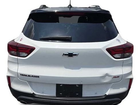 Used 2023 Chevrolet TrailBlazer RS w/ Convenience Package FWD image 5