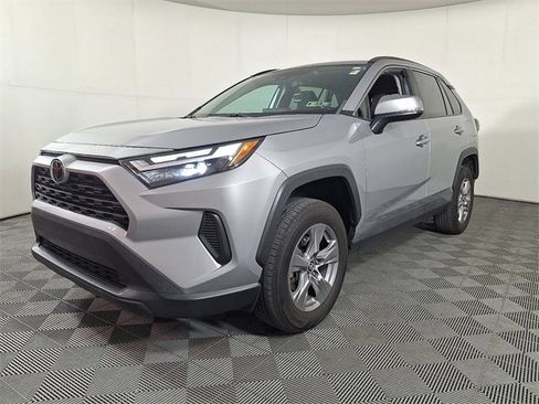Used 2022 Toyota RAV4 XLE image 6