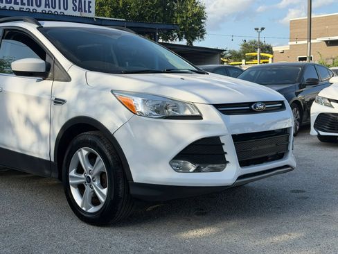 Used 2016 Ford Escape SE w/ Equipment Group 201A FWD image 4