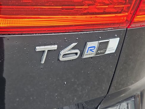 Used 2020 Volvo XC60 T6 R-Design w/ Protection Package Premier AWD/4WD image 12