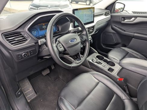 Used 2025 Ford Escape Platinum AWD/4WD image 28