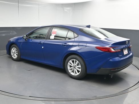 New 2026 Toyota Camry LE image 7