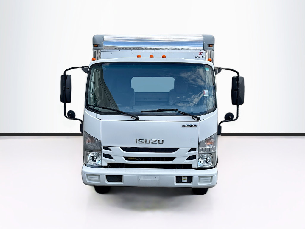 Used 2017 Isuzu NPR RWD image 2