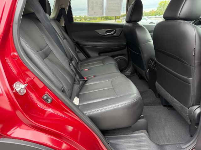 Used 2015 Nissan Rogue SL w/ SL Premium Package AWD/4WD image 16