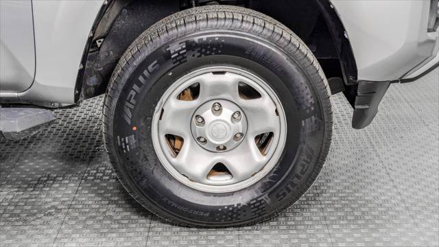 Used 2017 Toyota Tacoma SR5 RWD image 33