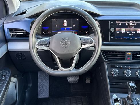 Used 2022 Volkswagen Taos SE image 14