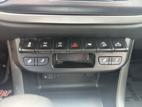 Used 2022 Chevrolet Colorado ZR2 w/ ZR2 Dusk Special Edition AWD/4WD image 28