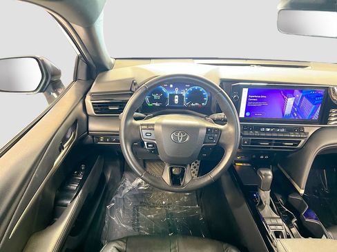Used 2025 Toyota Camry XSE FWD image 22