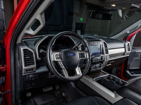 Used 2021 Ford F350 Lariat image 16
