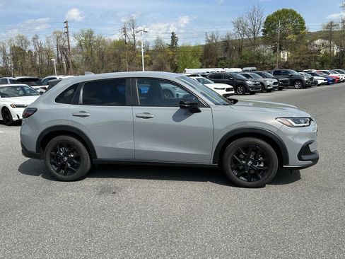 Used 2025 Honda HR-V Sport image 9