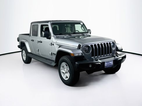 Used 2020 Jeep Gladiator Sport w/ Quick Order Package 24S AWD/4WD image 3