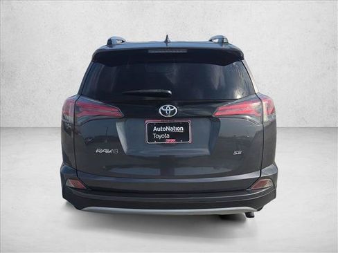 Used 2018 Toyota RAV4 SE w/ Power Extra Value Package FWD image 7