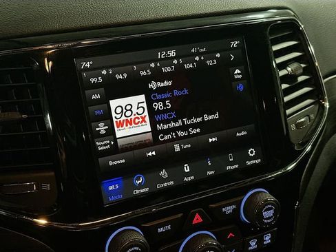 Used 2020 Jeep Grand Cherokee Altitude image 16