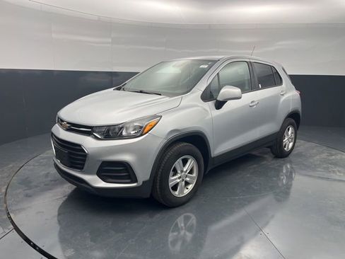 Used 2020 Chevrolet Trax LS w/ Tint and Cruise Package image 3