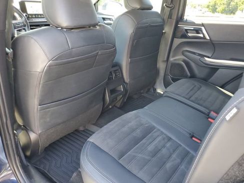 Used 2024 Mitsubishi Outlander SE AWD/4WD image 23