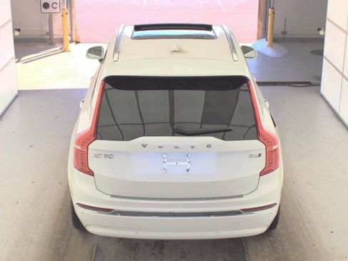 Used 2024 Volvo XC90 B6 Ultimate w/ Protection Package Premier image 17