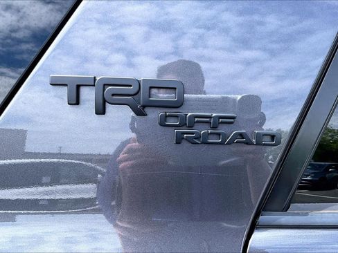 Used 2021 Toyota 4Runner TRD Off-Road Premium AWD/4WD image 10