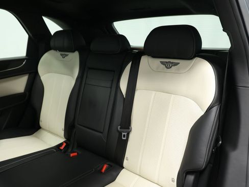 Used 2019 Bentley Bentayga image 52