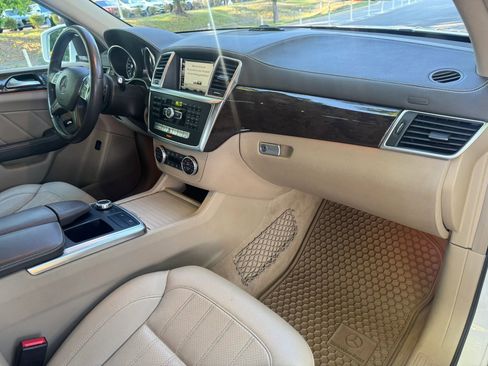 Used 2016 Mercedes-Benz GL 450 4MATIC image 25