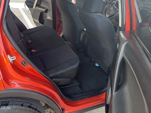 Used 2016 Toyota RAV4 LE image 12