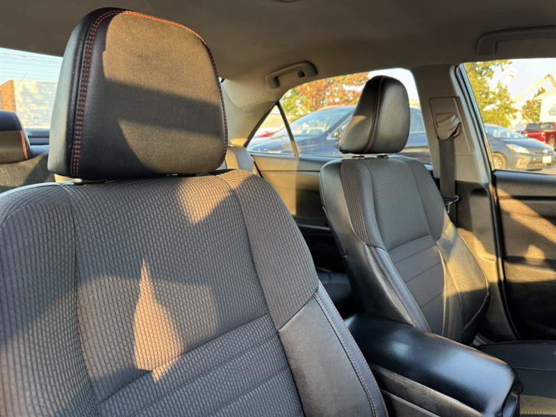 Used 2017 Toyota Camry SE FWD image 17