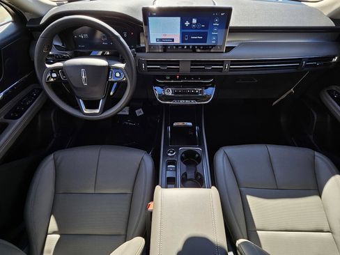 New 2026 Lincoln Corsair Premiere image 17