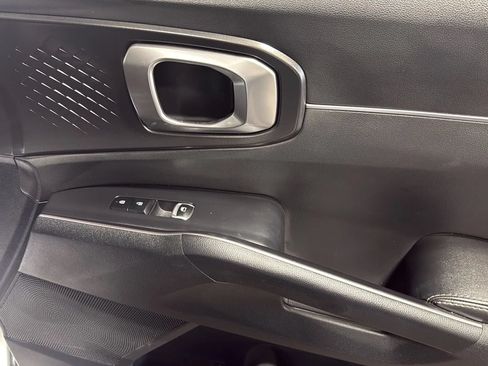 Used 2022 Kia Sorento S w/ Panoramic Sunroof Package FWD image 17