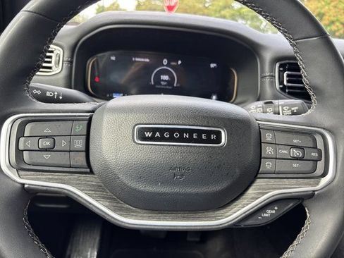 Used 2024 Jeep Wagoneer Series II w/ Flexible Seating Group RWD image 29