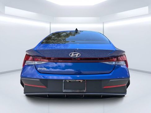 Used 2024 Hyundai Elantra SEL FWD image 4
