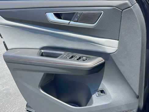 New 2025 Volkswagen Atlas Peak Edition SE image 26