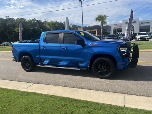 Used 2022 Chevrolet Silverado 1500 RST AWD/4WD image 2