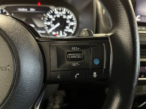 Used 2023 Nissan Rogue SV FWD image 23