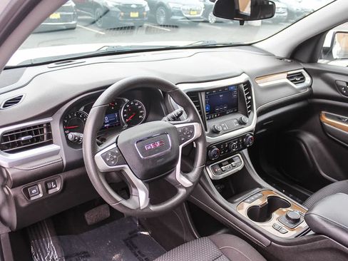 Used 2023 GMC Acadia SLE w/ Driver Convenience Package FWD image 23