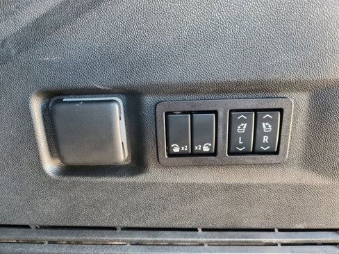 Used 2023 Chevrolet Tahoe RST w/ Luxury Package image 35