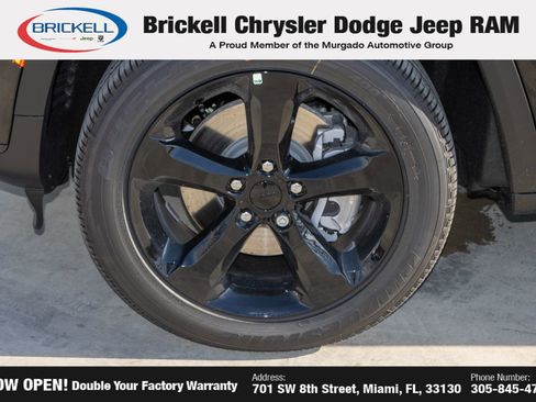 New 2025 Jeep Grand Cherokee L Altitude image 38