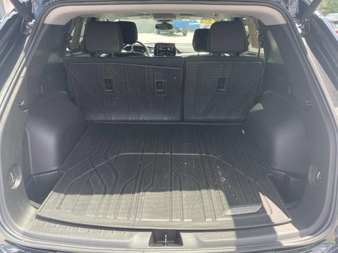 Used 2023 Chevrolet Blazer LT w/ Convenience Package FWD image 12