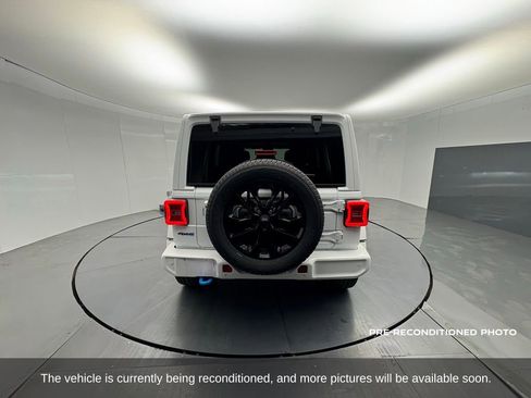 Used 2021 Jeep Wrangler Unlimited Sahara image 4