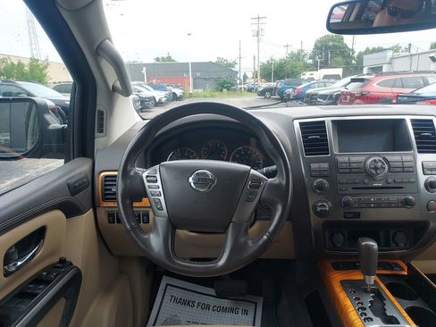 Used 2015 Nissan Armada Platinum w/ Platinum Reserve Package AWD/4WD image 10