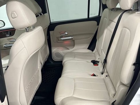 Used 2022 Mercedes-Benz GLB 250 4MATIC image 27